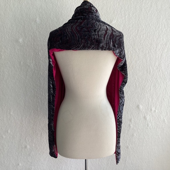 Shimmery silver gray silk blend lined burnout velvet whimsygoth scarf 68” x 15” - Picture 6 of 9